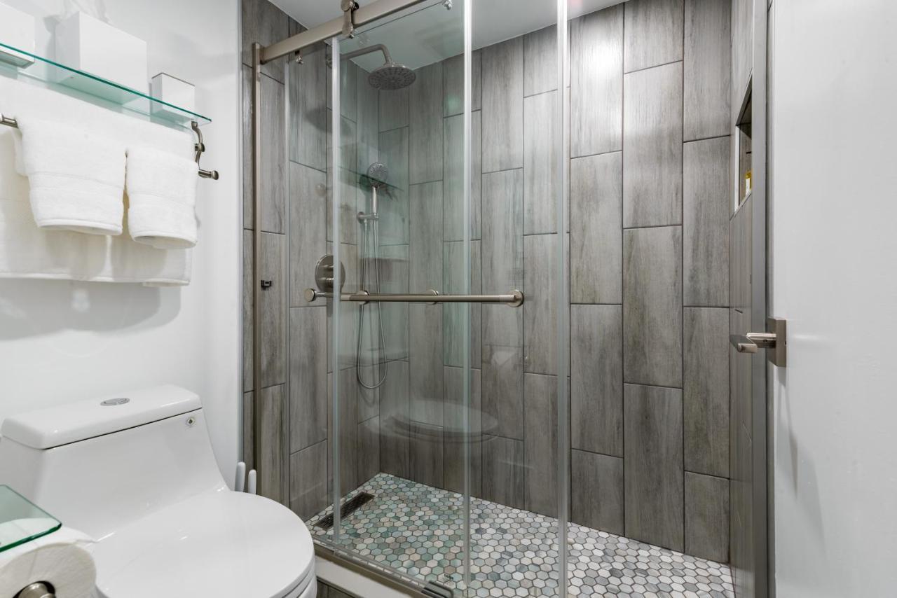 Ferienwohnung Newly Renovated Oceanfront Studio W/ Balcony - Daytona Beach Exterior foto